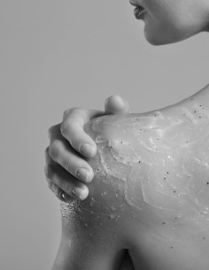 VOLCANIC BODY SCRUB 300ml,... 2